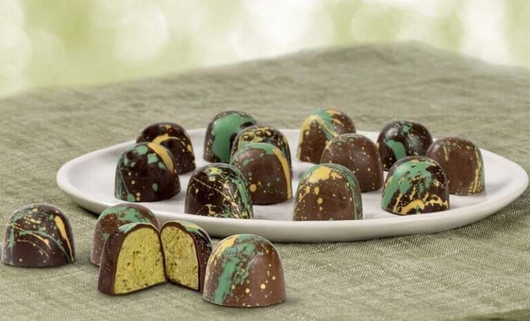 Crispy Pistachio Chocolate Truffles : Dubai Chocolate Truffle