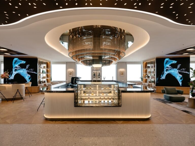 Clean the Sky – Luxe People-Orientated Environments