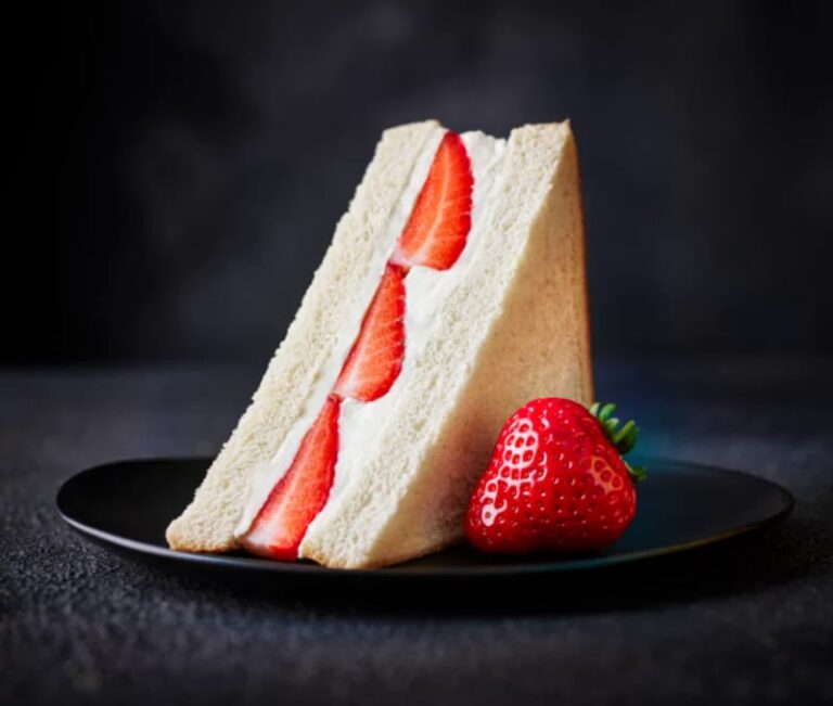 Marks & Spencer dessert sandwich