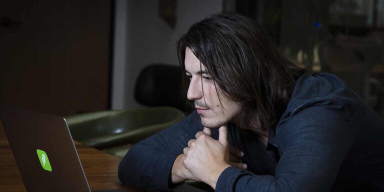 Here’s how AI will help investors, according to Robinhood’s CEO