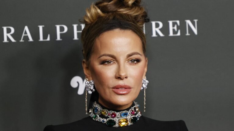 Kate Beckinsale Mourns Late Mother in Emotional Tribute