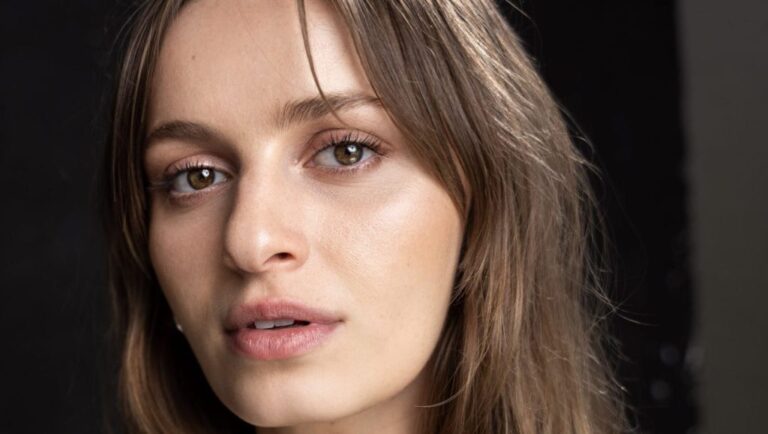 Alysanne Blackwood Cast As Annie Shapero