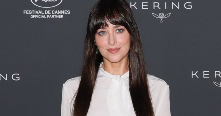 Nail Dakota Johnson’s Chic Beach Look With This $19 Maxi Skirt