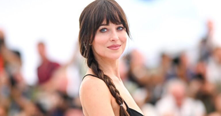 Dakota Johnson’s ‘It Girl’ Sunglasses Are on Sale for Just $40