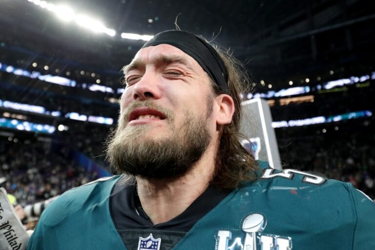 Philadelphia Eagles Linebacker Passes Away at 38