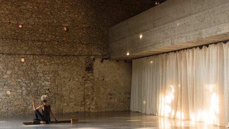 Barn-To-Retreat Transformations : amassa retreat