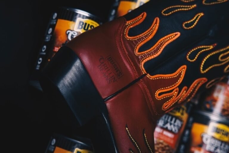 Swicy Cowboy Boots : BeanBQ Boots