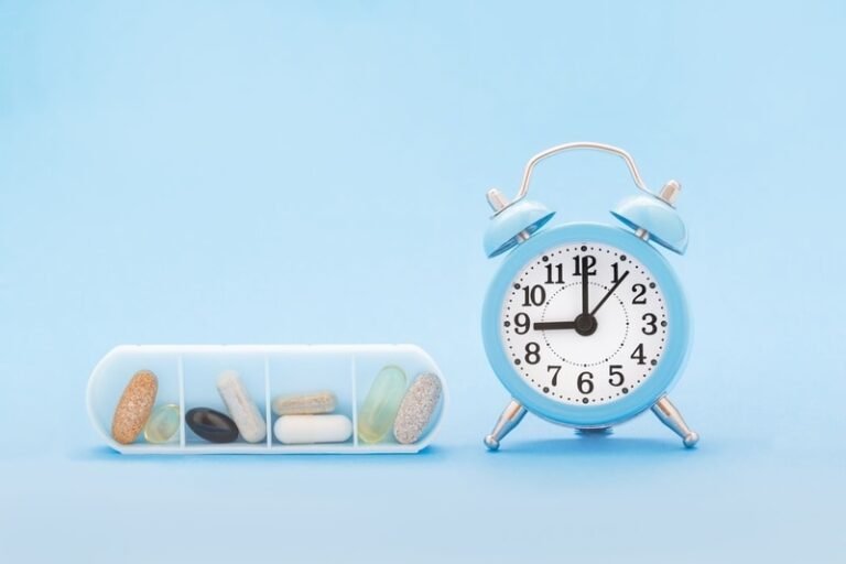 Aging-Focused Connected Clock Systems : connected clock
