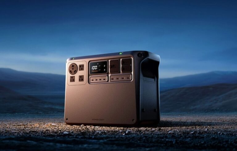 Portable High-Capacity Power Stations : DJI Power 2000