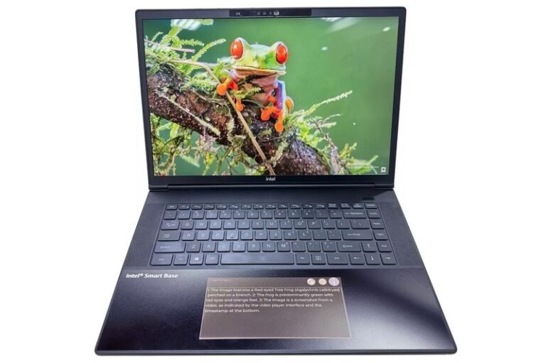 Screen-Equipped Laptop Trackpads : E Ink ePaper trackpad