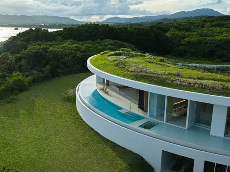 Green Roof-Topped Circular Villas : earth villa