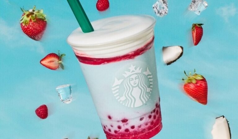 Patriotic Blended Cafe Drinks : Firework Frappuccino