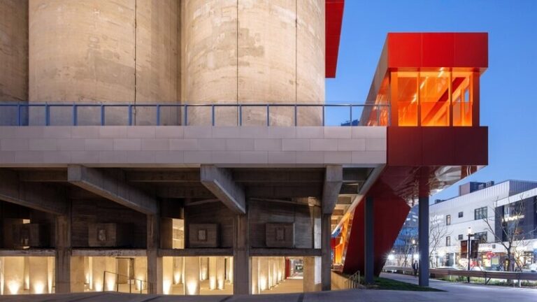 Gate M West Bund Dream Center