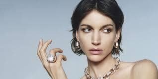 Heritage-Inspired High-End Jewelry Lines : Heritage-Inspired High-End Jewelry