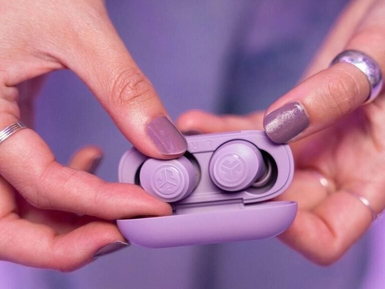 Chic Accessible Earbud Ranges : JLab GO POP+