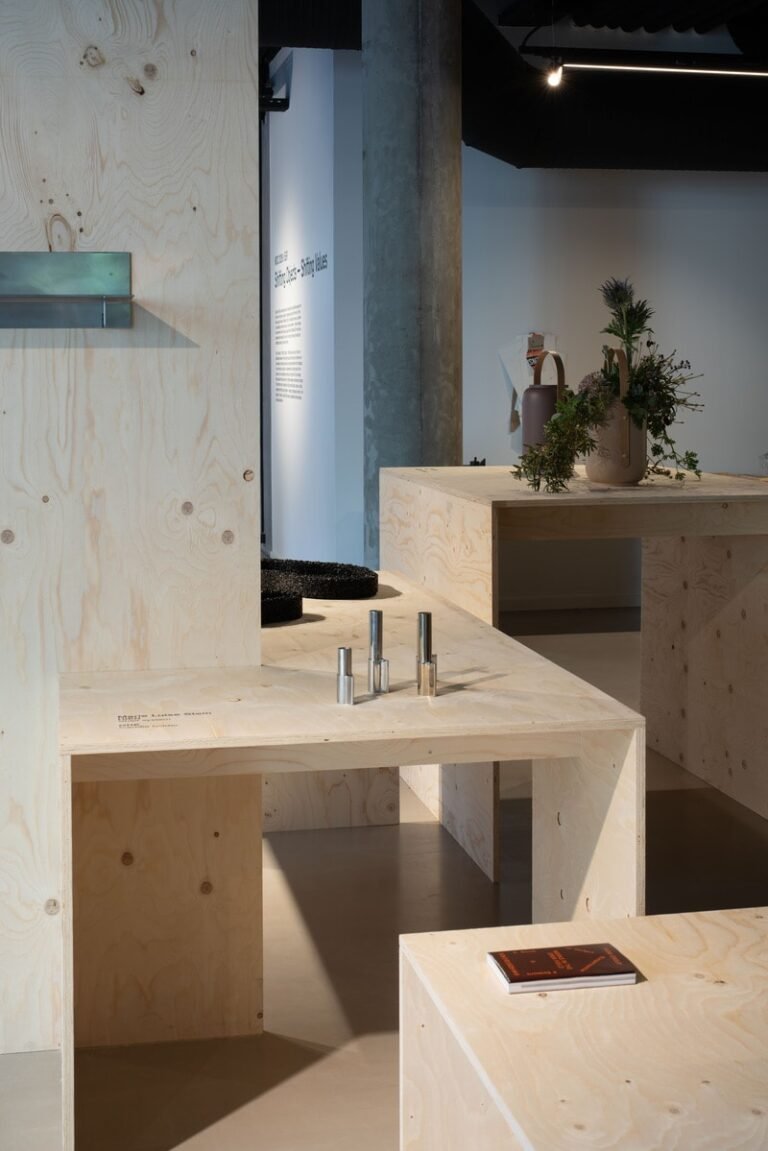 Collaborative Cross-Disciplinary Exhibitions : Jonathan Radetz
