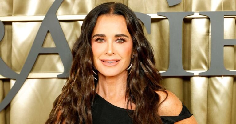 Kyle Richards Says This Comfy-Chic Outfit Set Is a Travel Must-Have