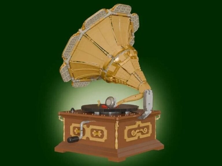 Vintage Puzzle Gramophones : LEGO Gramophone