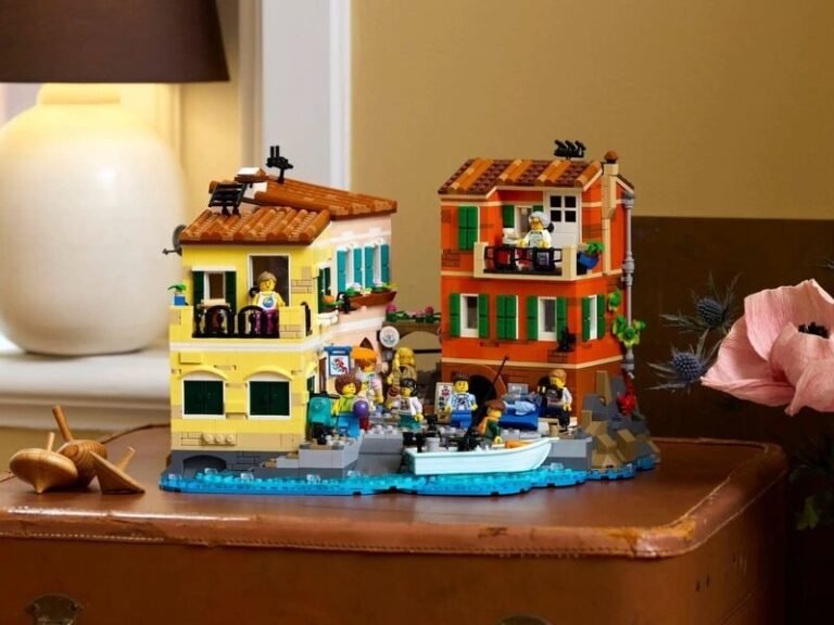 Coastal Block Puzzle Escapes : LEGO Ideas Italian Riviera