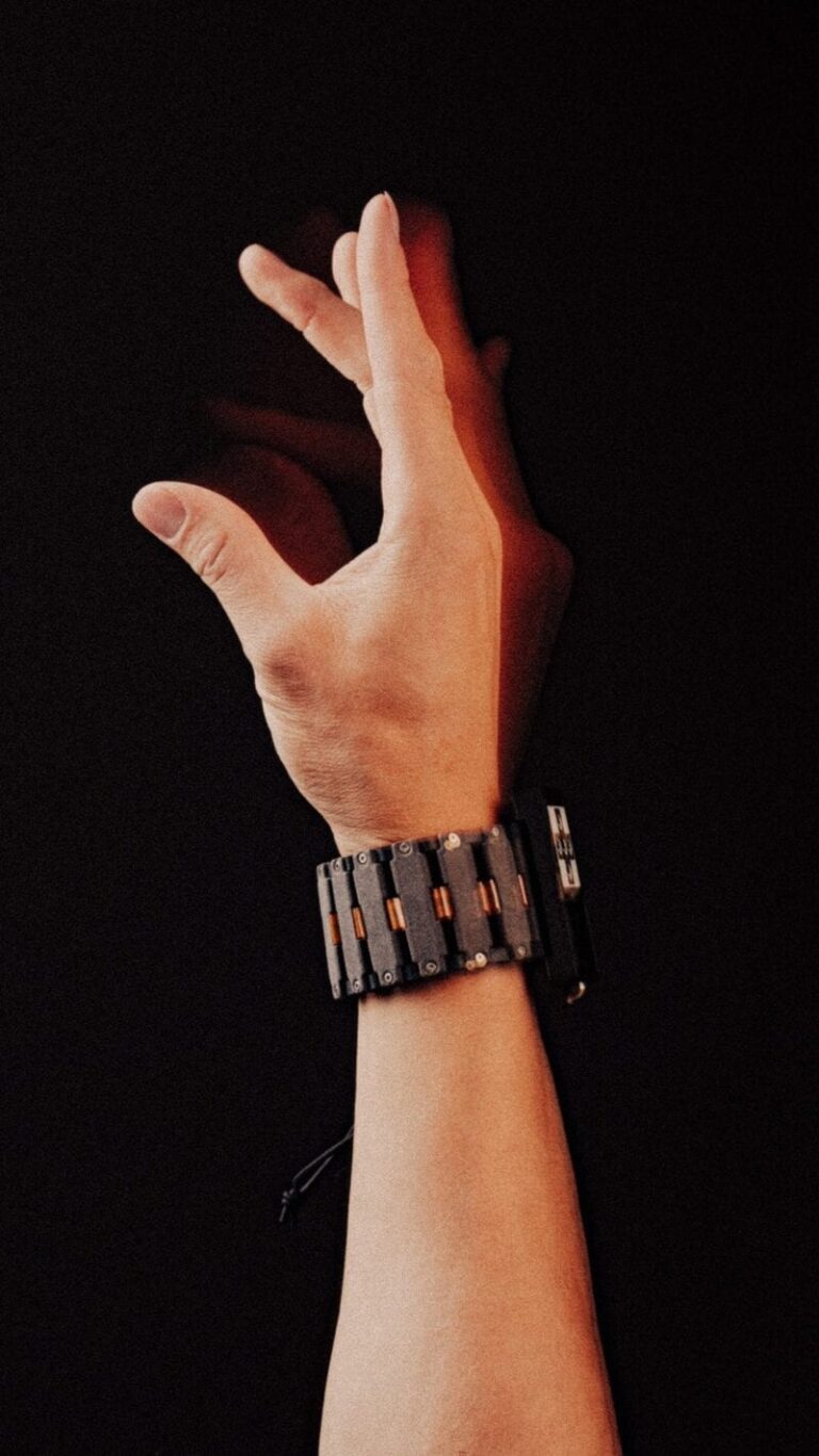 Wearable Tech Interfaces : meta smart wristband