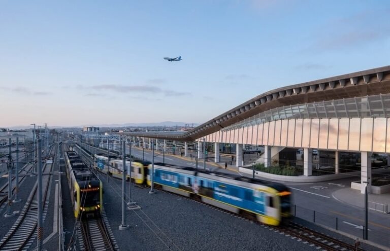 Streamlined Airport Metro Hubs : Metro Transit Center Station