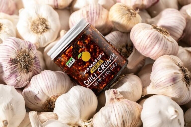 Garlic-Rich Chili Toppings : Mild Garlic Chili Crunch