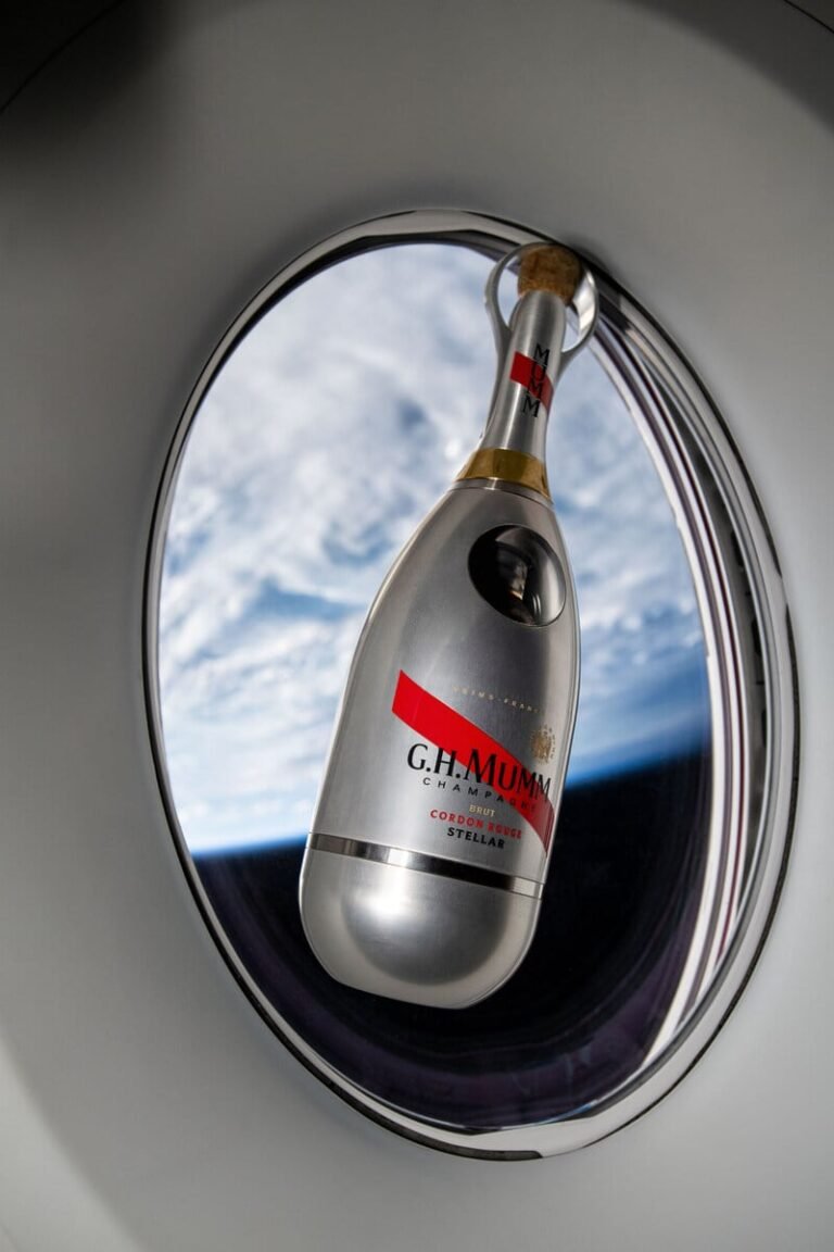 Space-Bound Champagne Initiatives : Mumm Cordon Rouge