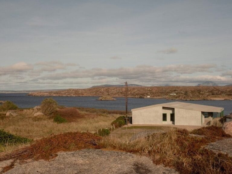 Coastal Island Homes : pasparakis Friel