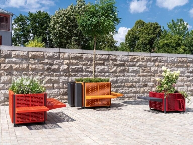 Modular Urban Planters : planter 300