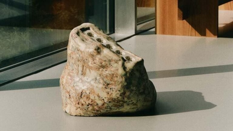 Natural Rock-Imitating Extension Cords : power gem