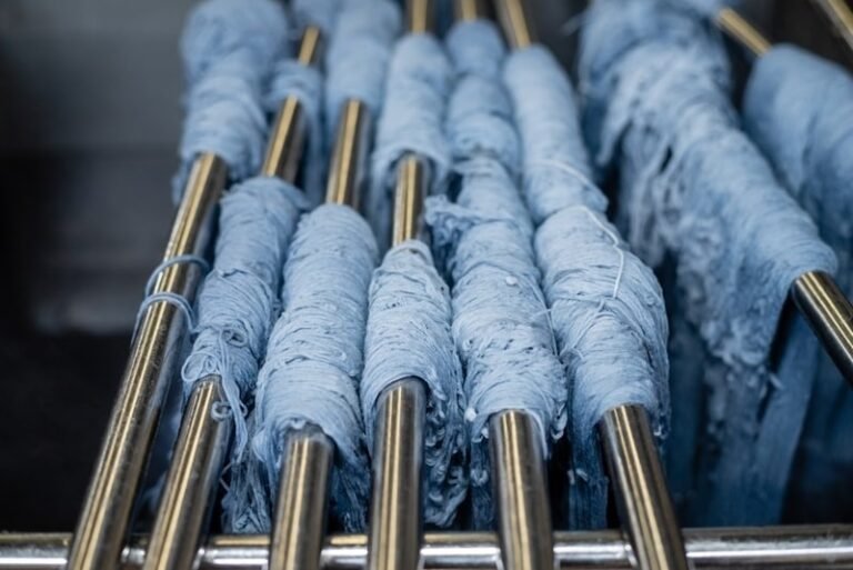 Clean the Sky – Sustainable Wool Dyeing Methods