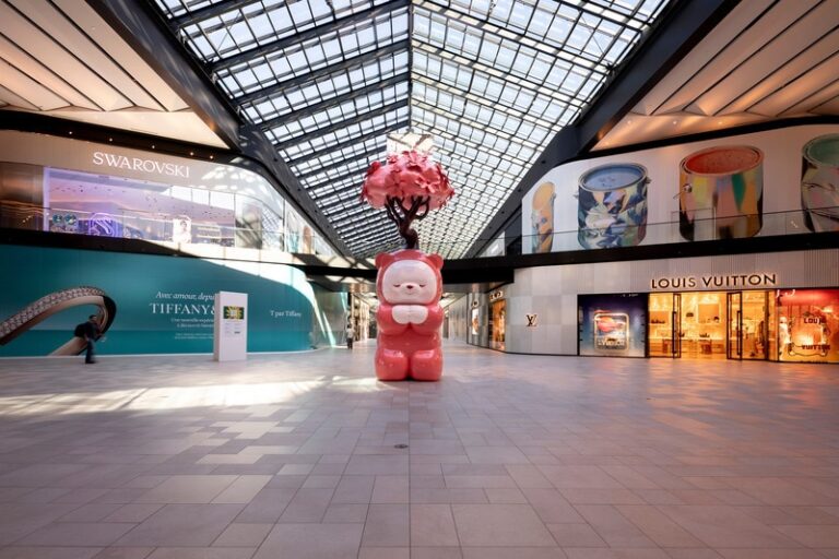 Ceramic Retail Flooring Projects : Royalmount