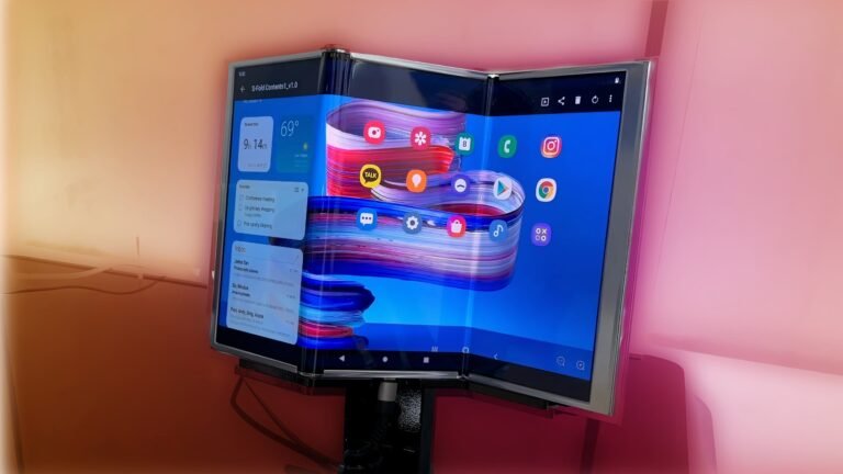 Samsung doesn’t need to add more folds to make a better foldable