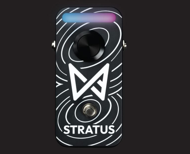 Versatile Effects Pedals : Stratus
