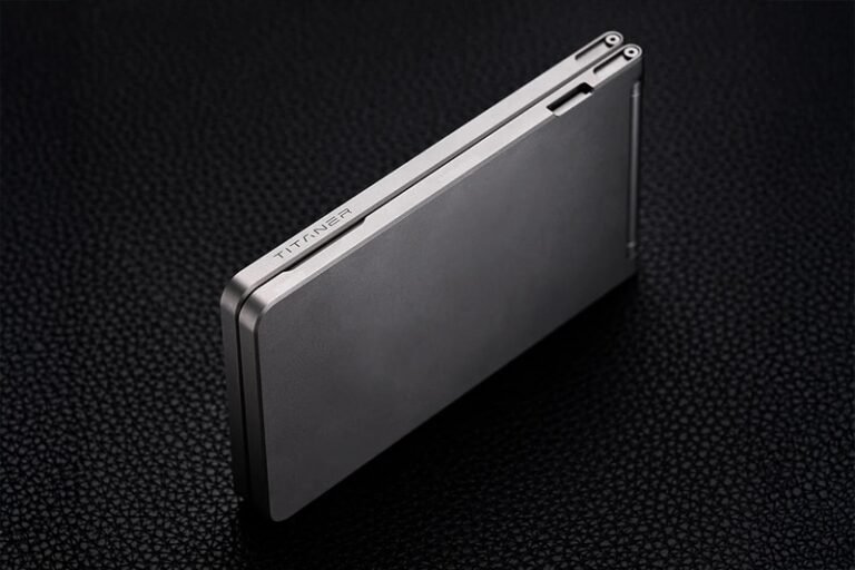 Tool-Equipped Titanium Wallets : Titaner Titanium EDC Wallet