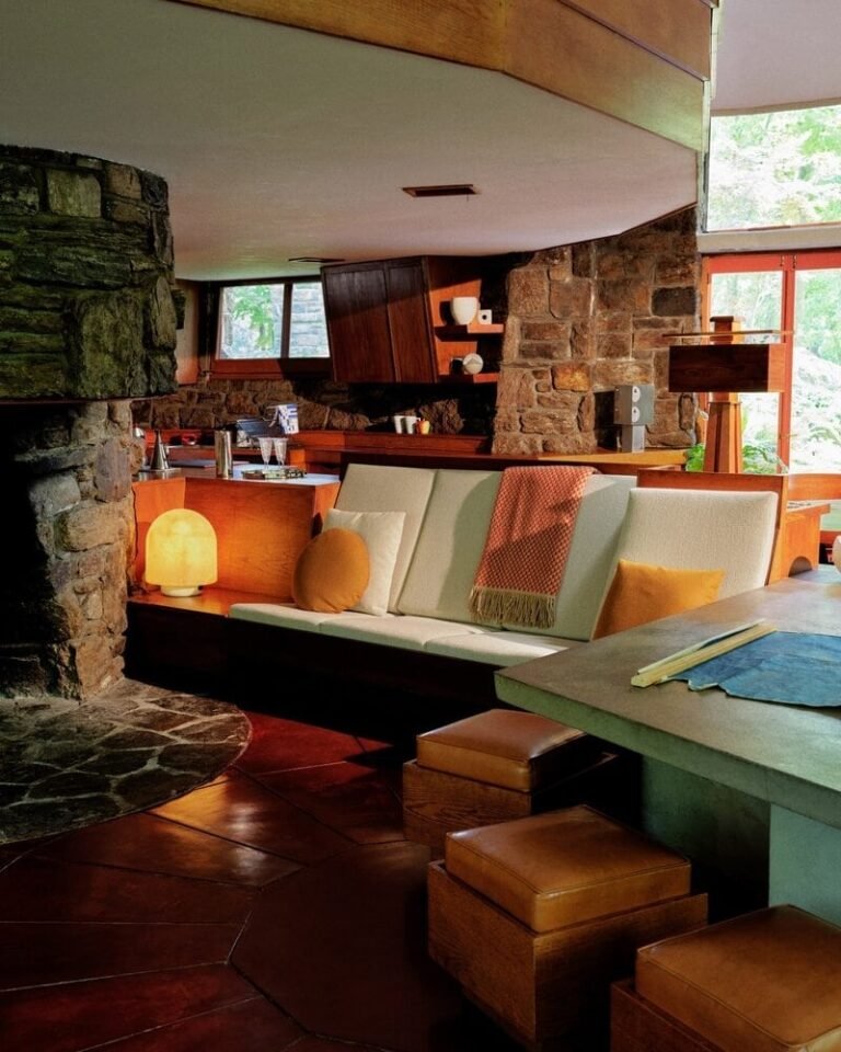 Circular Usonian Residences : toyhill house
