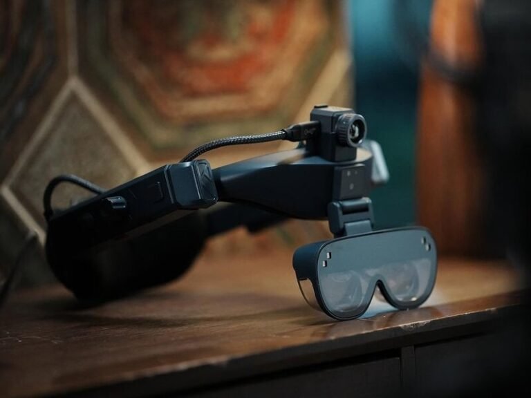 Superhuman Sight AR Glasses : UTRACK AR