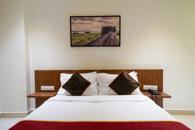 Efficient Budget-Friendly Lodging Experiences : value-driven accommodations