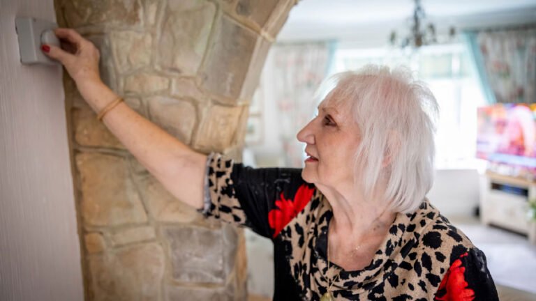 Over 50 million Americans struggle to pay an energy bill » Yale Climate Connections