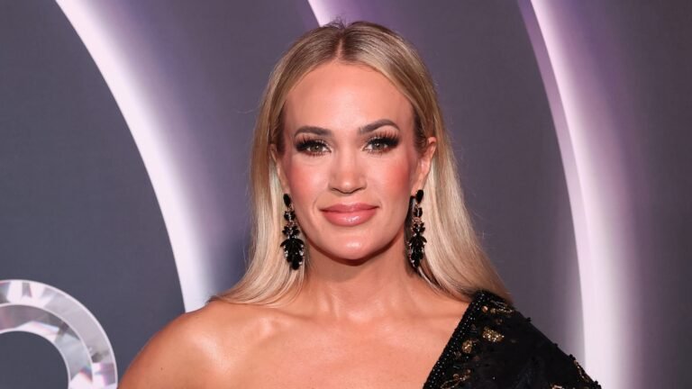 Carrie Underwood Unrecognizable with New, Natural Hair Color