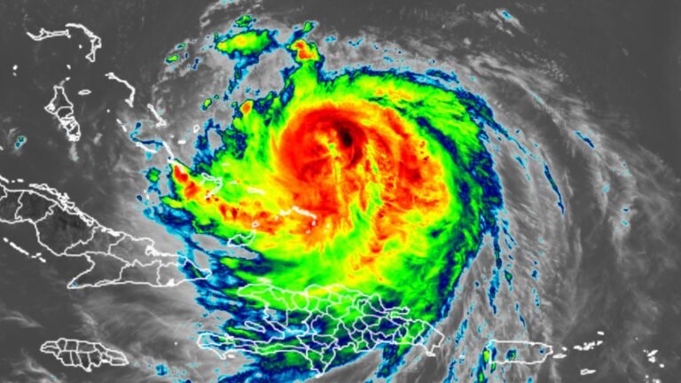 Extraordinary Erin expands its reach over the northwest Atlantic » Yale Climate Connections
