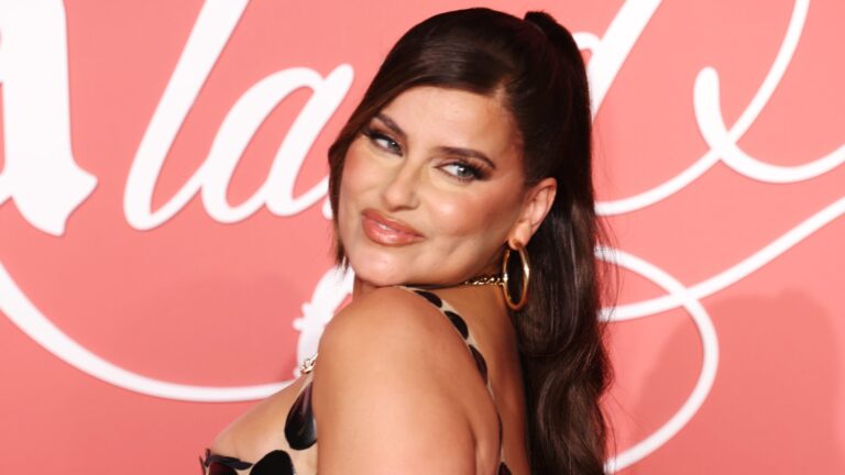 Nelly Furtado Claps Back at Body-Shamers with Fun Throwback