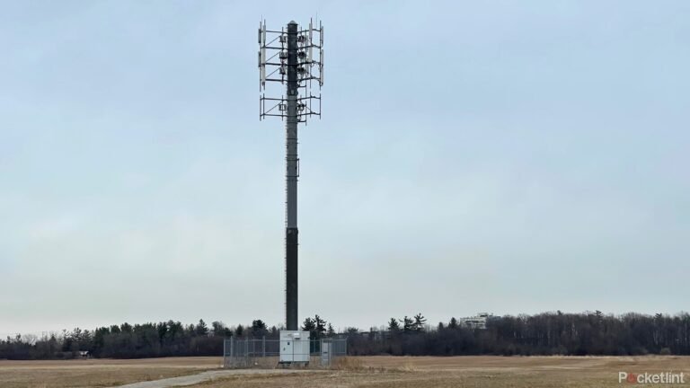 I looked for the 3G still running in North America