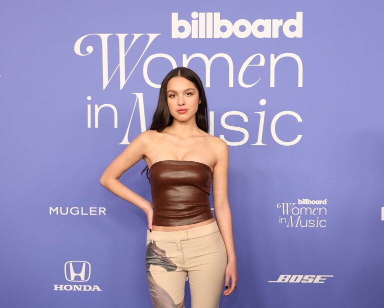 Olivia Rodrigo Crashes Lollapalooza With Surprise Sally Cameo That Broke the Crowd