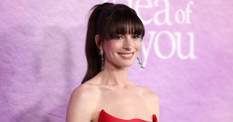 Copy Anne Hathaway’s Monochrome Outfit Look for $35 on Amazon