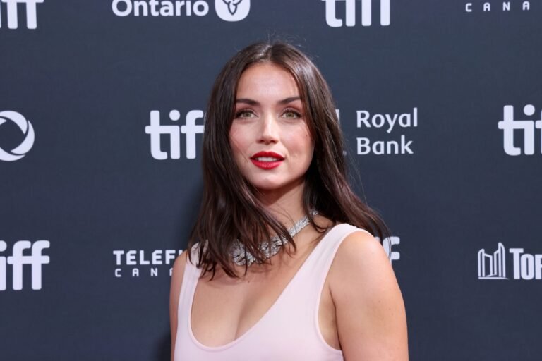 Ana de Armas-Tom Cruise Romance In Trouble Already, Insiders Claim