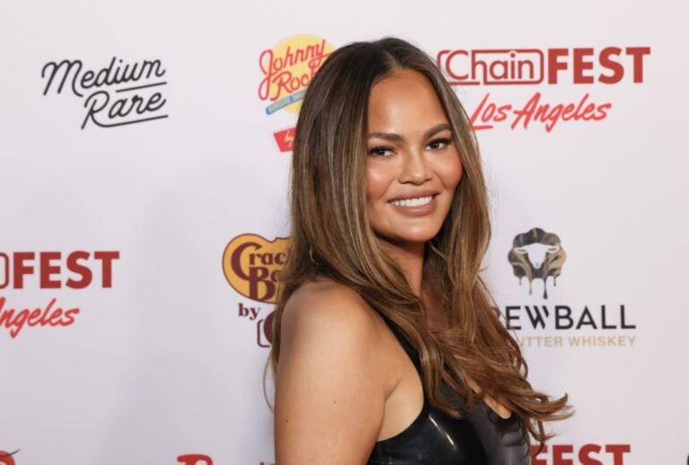 Meghan Markle Fans Furious That ‘Bully’ Chrissy Teigen Will Appear on Her Show