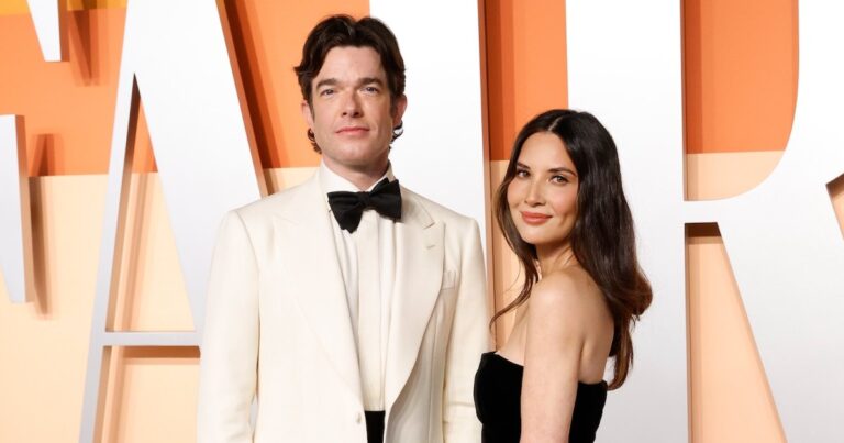 John Mulaney and Olivia Munn Watch Coco Gauff at US Open