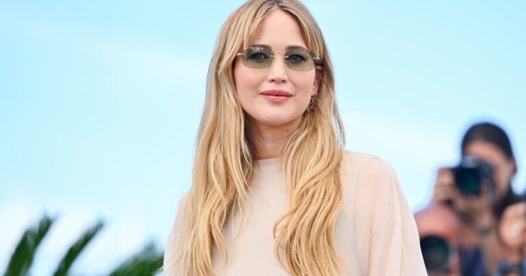 Jennifer Lawrence’s Slouchy Fendi Bag Has a $79 Twin on Amazon