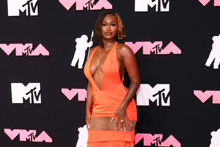 Kaliii Sends Note To Justyn Ross As Their Selfie Breaks The ‘Net